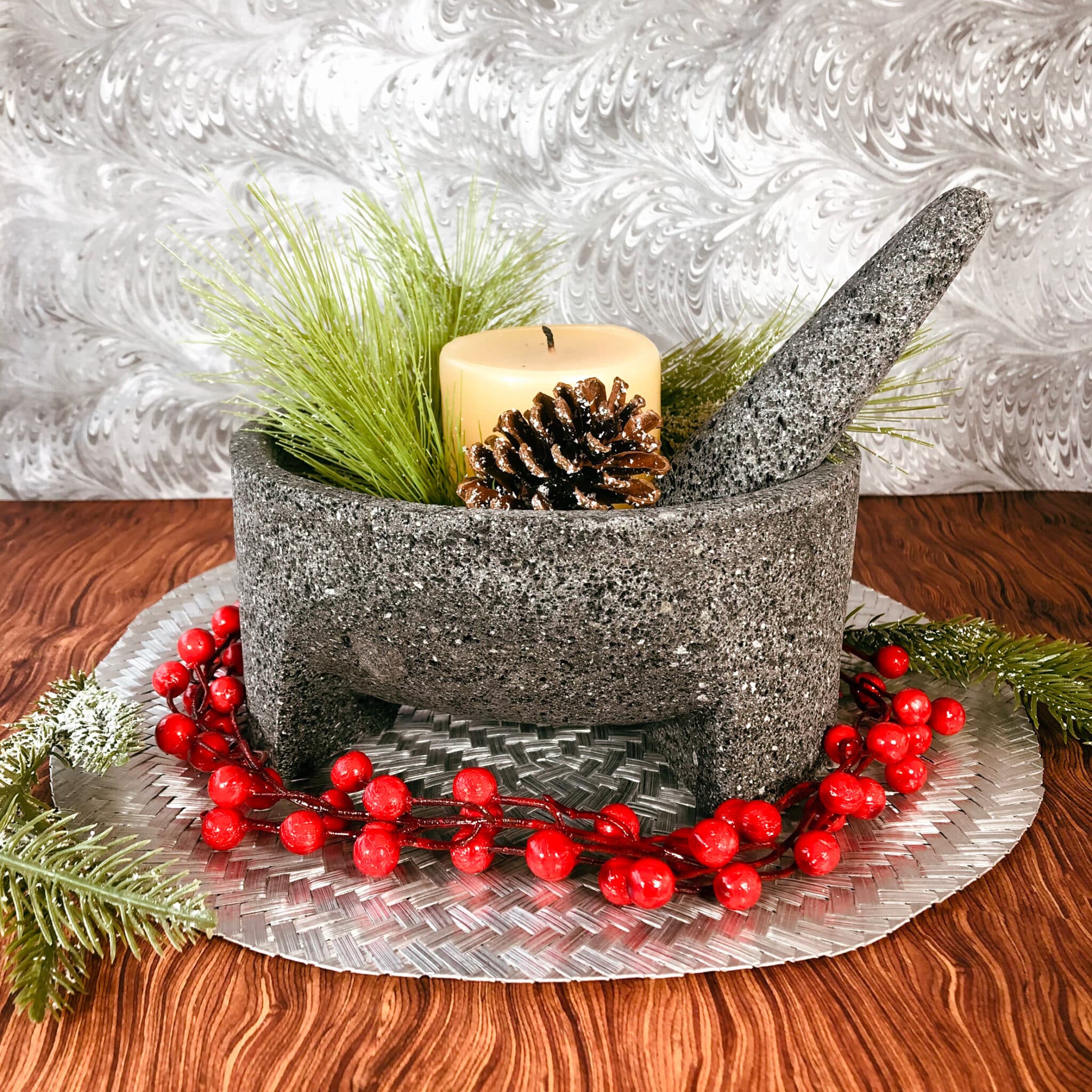 Molcajete con base de madera ikal